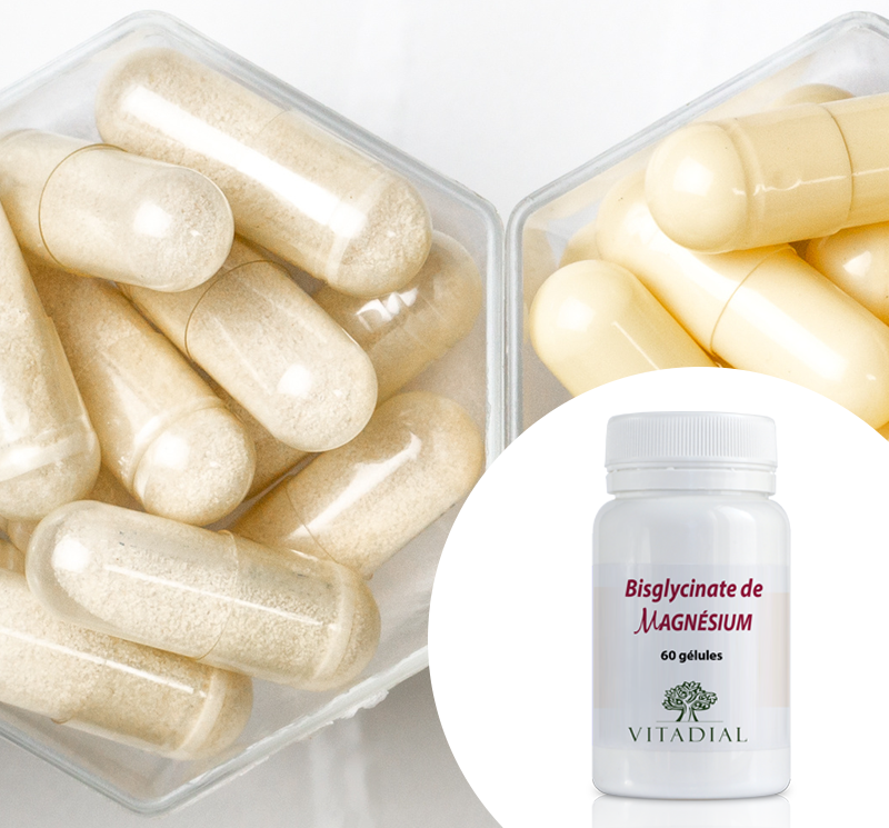 Compl�ment alimentaire Vitamine D3 VITADIAL 2000 UI avec une silhouette joyeuse au lever du soleil dans un champ de fleurs jaunes